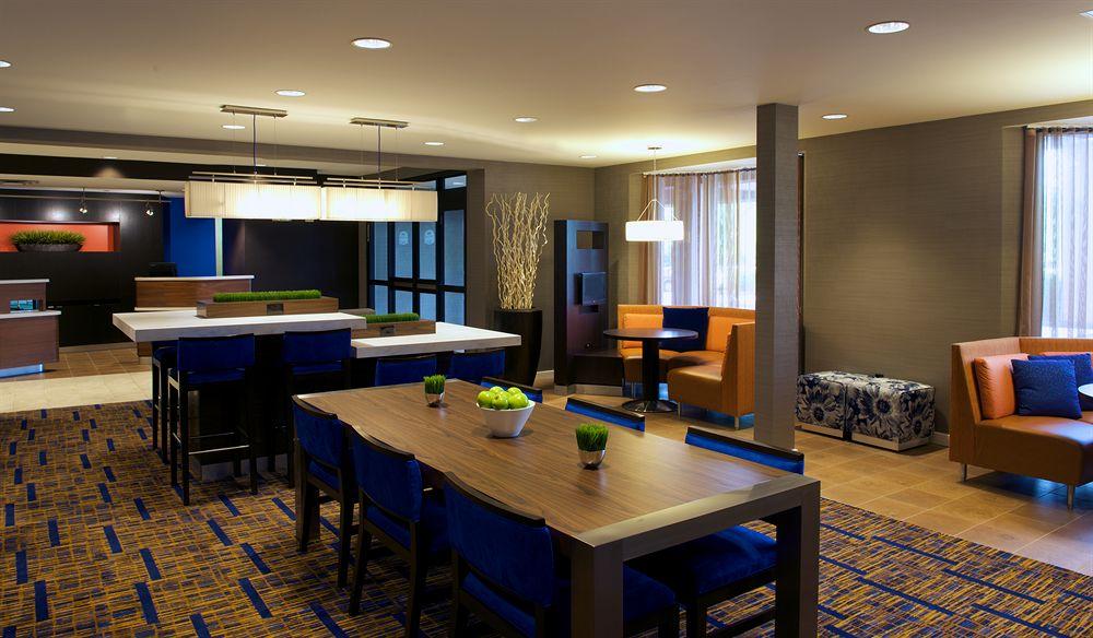 Country Inn & Suites By Radisson, Columbus-Edinburgh Kültér fotó