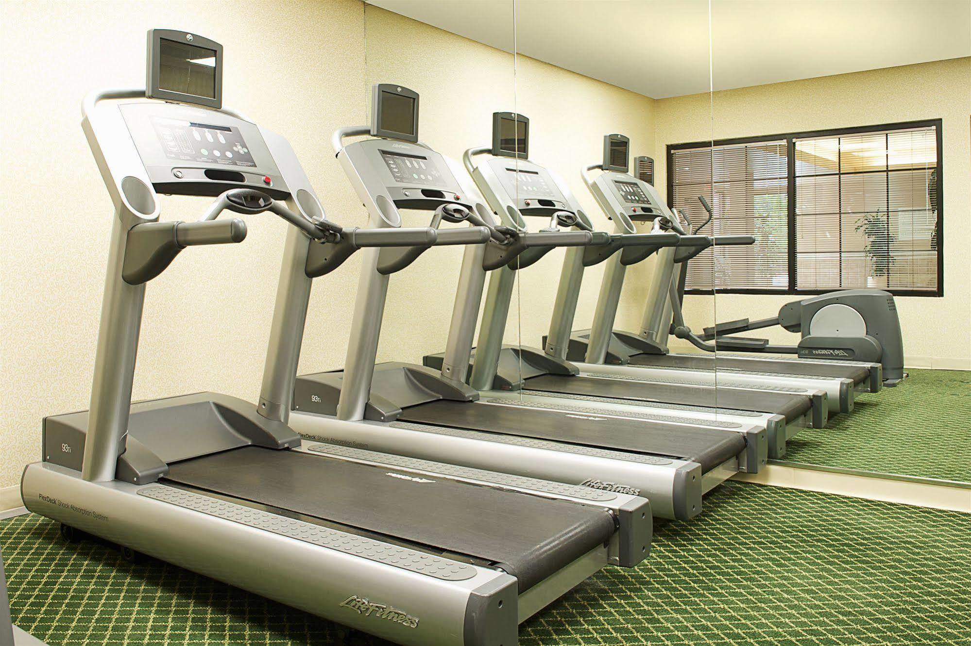 Country Inn & Suites By Radisson, Columbus-Edinburgh Kültér fotó